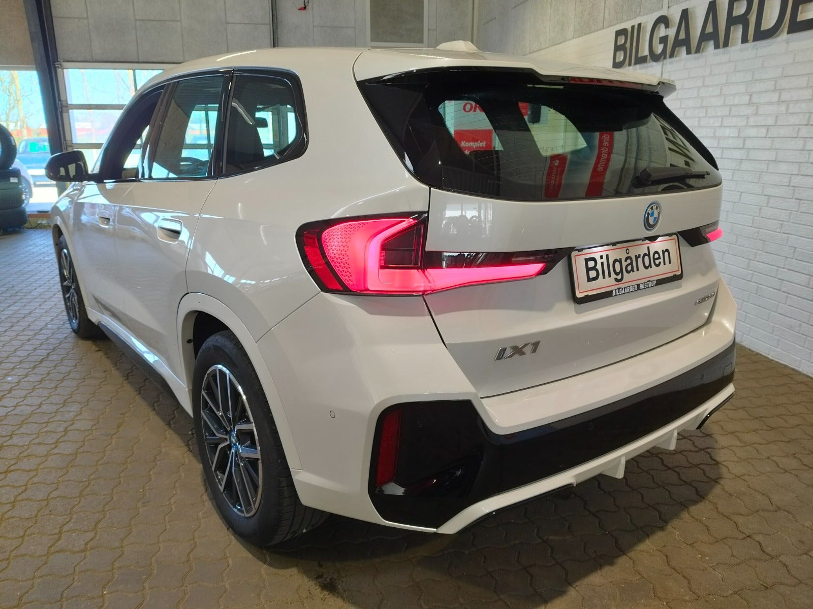 Hvid BMW iX1 fra 2024