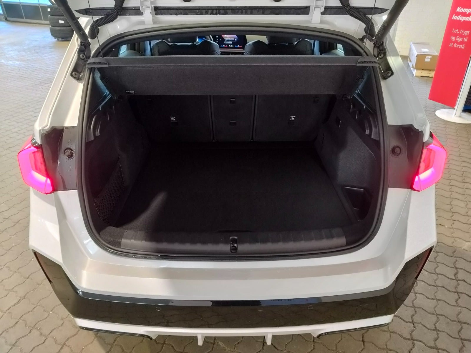 Hvid BMW iX1 fra 2024