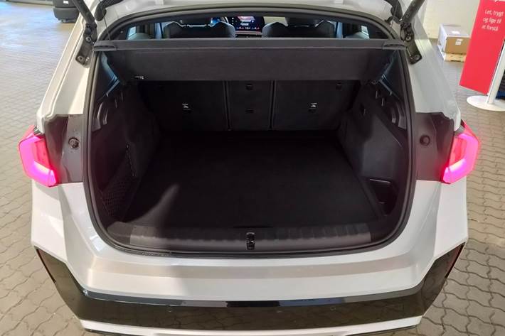 Hvid BMW iX1 fra 2024