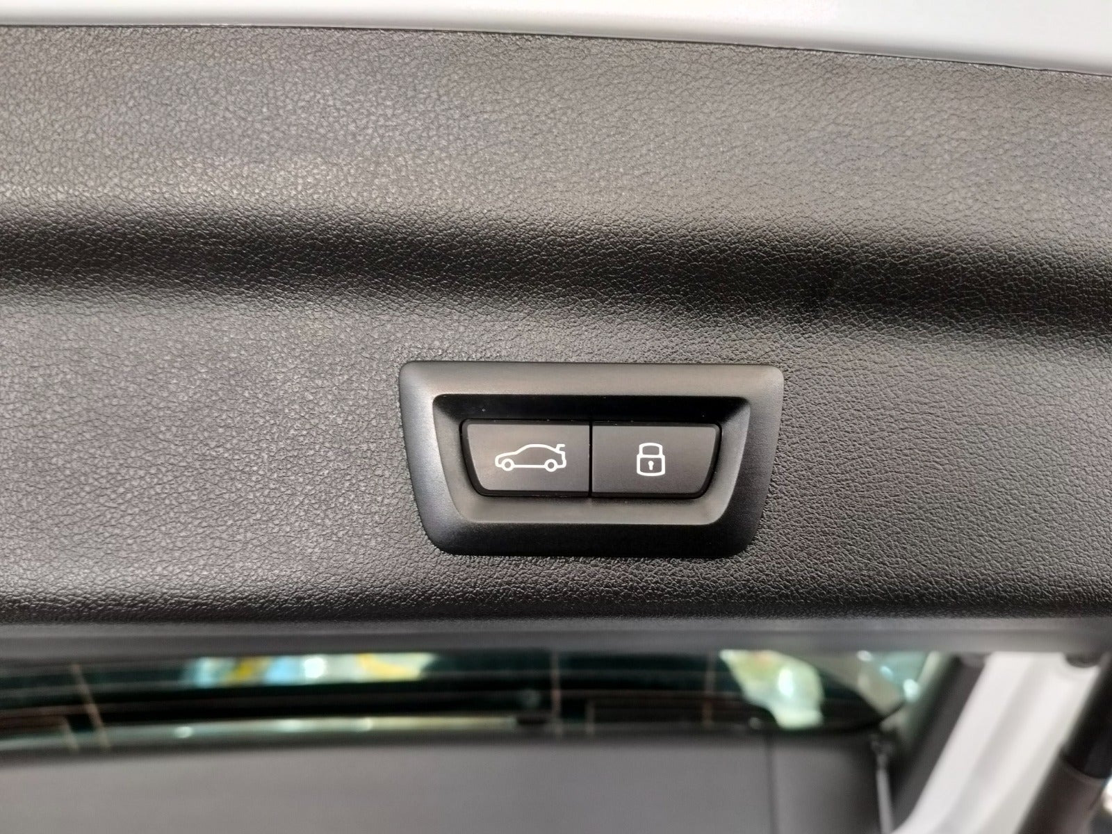 Hvid BMW iX1 fra 2024