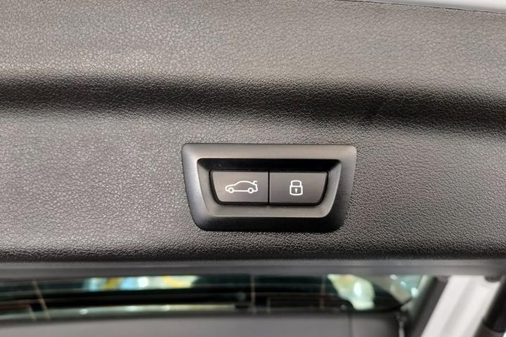 Hvid BMW iX1 fra 2024
