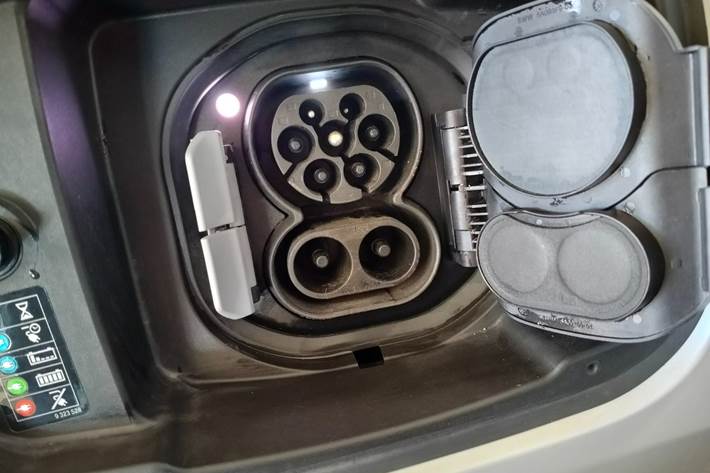 Hvid BMW iX1 fra 2024