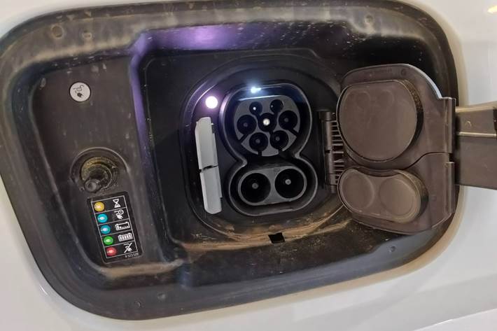 Hvid BMW iX1 fra 2024