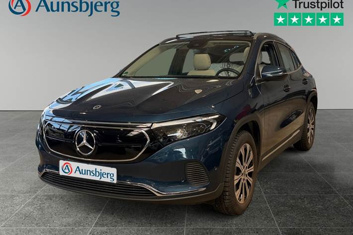 Blå Mercedes EQA250 fra 2021