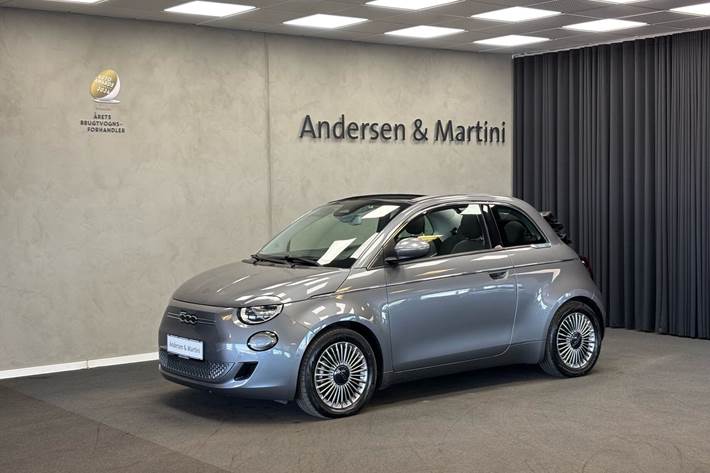 Grå Fiat 500e fra 2023