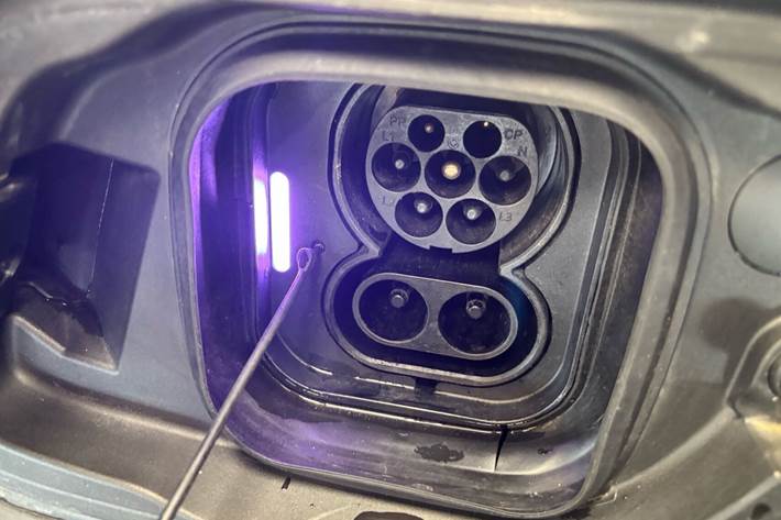 Grå Volvo C40 fra 2022