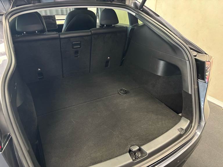 Tesla Model Y EL Long Range AWD 514HK 5d Aut.