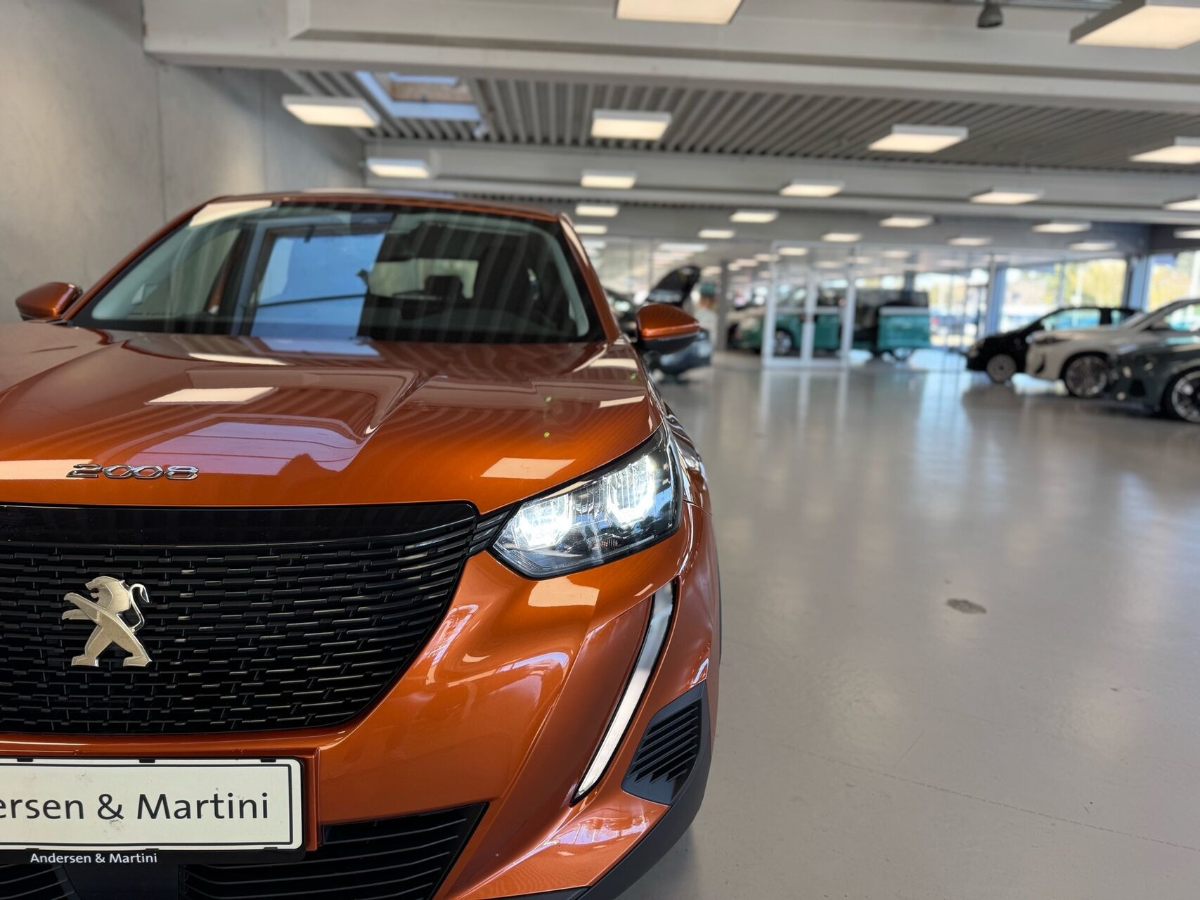 Orange Peugeot 2008 fra 2021