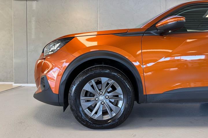 Orange Peugeot 2008 fra 2021