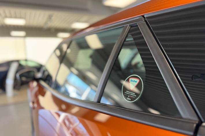 Orange Peugeot 2008 fra 2021