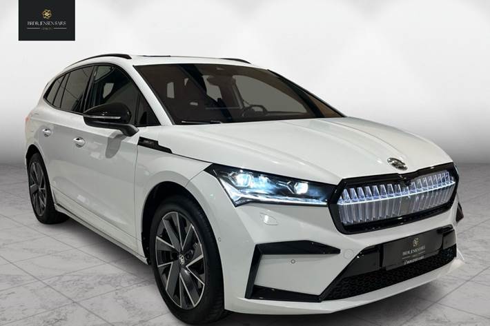 Hvid Skoda Enyaq fra 2024 set udefra