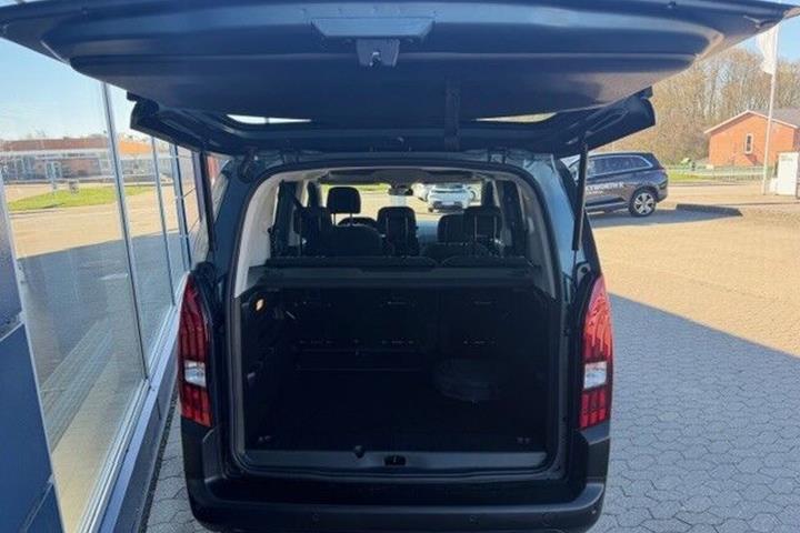 Blå Peugeot e-Rifter fra 2025