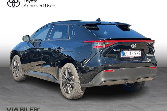 Sort Toyota BZ4X fra 2026