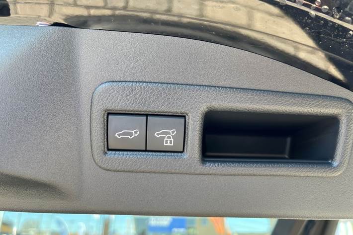 Sort Toyota BZ4X fra 2026