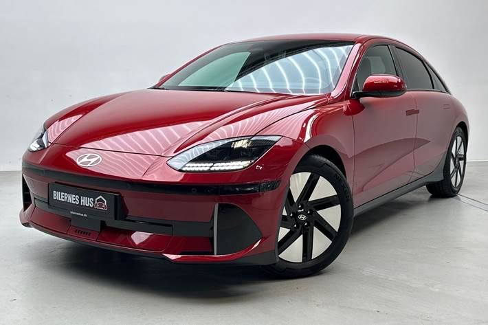 Rød Hyundai Ioniq 6 fra 2024