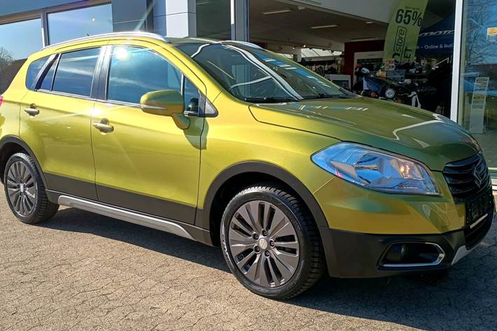 Grøn Suzuki S-Cross fra 2015