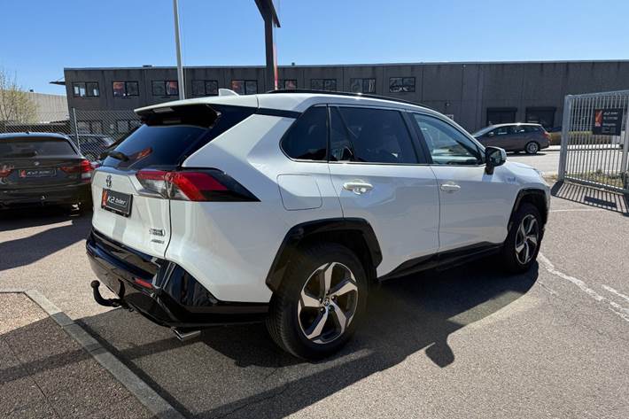 Hvid Toyota RAV4 fra 2022