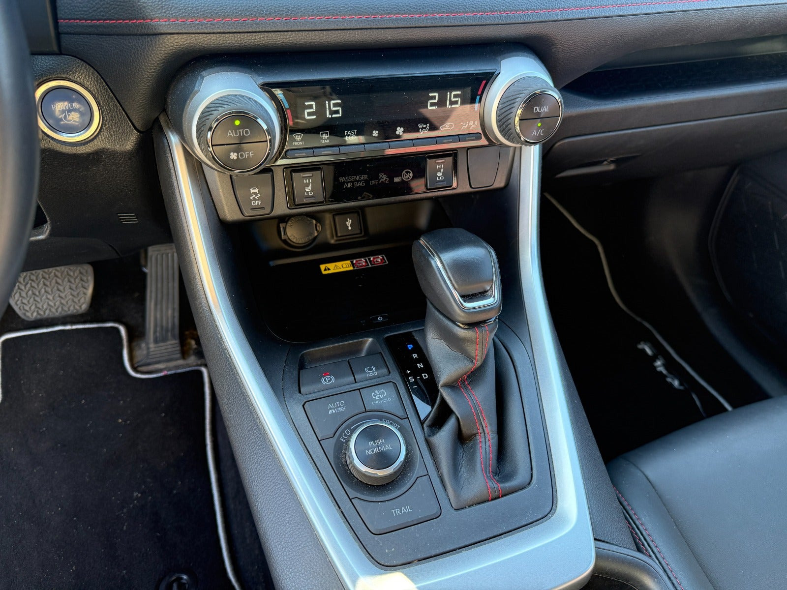 Hvid Toyota RAV4 fra 2022
