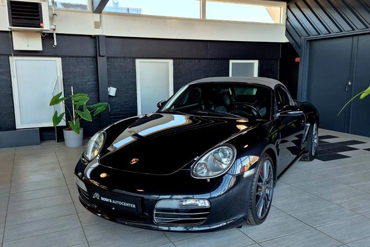 Grå Porsche Boxster S fra 2007