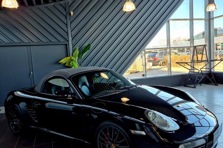 Grå Porsche Boxster S fra 2007