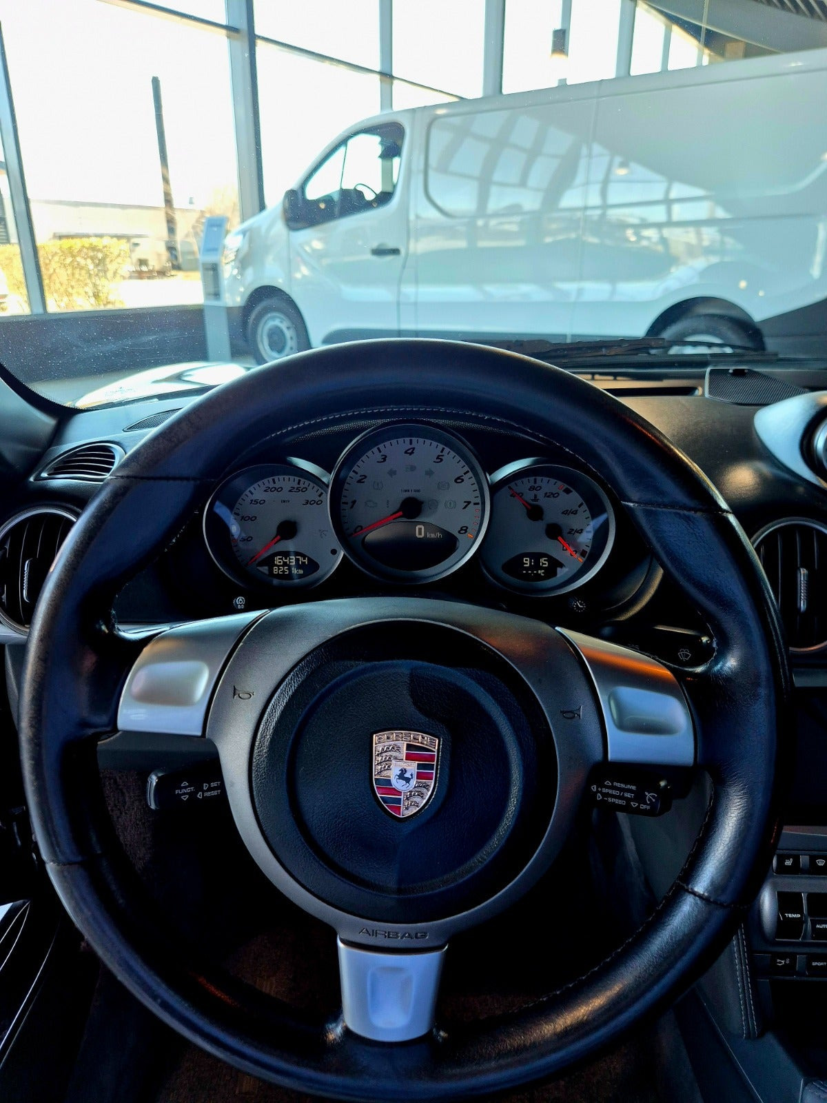 Grå Porsche Boxster S fra 2007