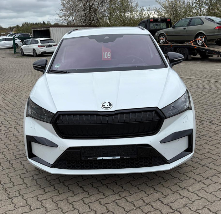 Hvid Skoda Enyaq fra 2022
