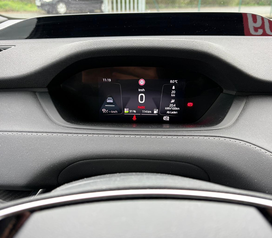 Hvid Skoda Enyaq fra 2022