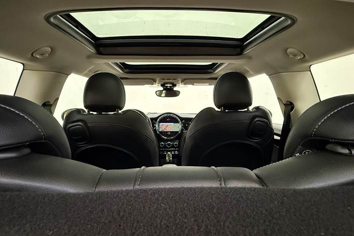 Hvid Mini Cooper SE fra 2022