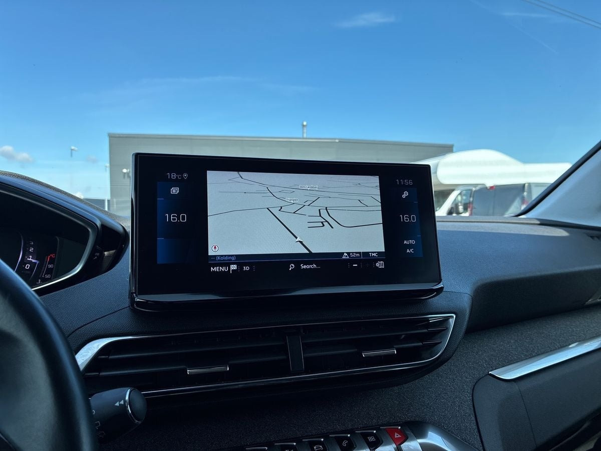 Sølv Peugeot 3008 fra 2023