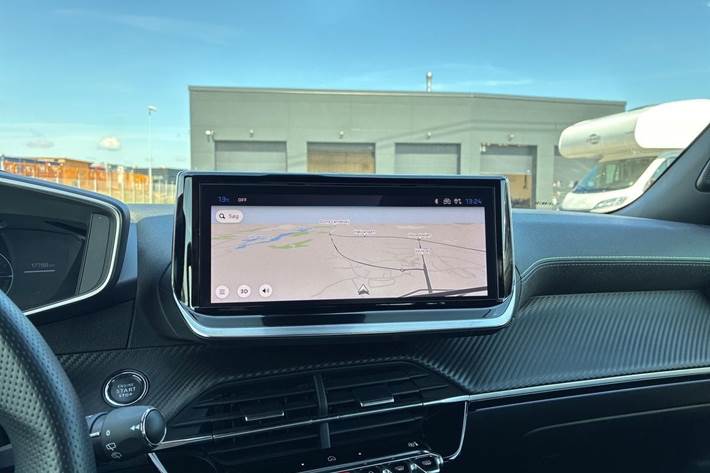 Sort Peugeot e-2008 fra 2024