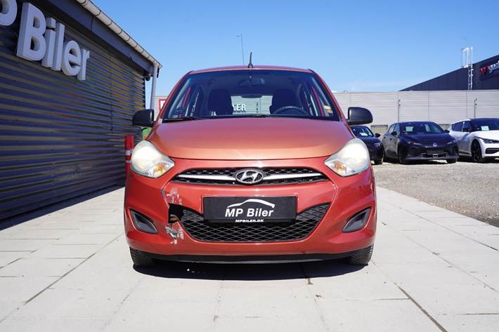 Orange Hyundai i10 fra 2011