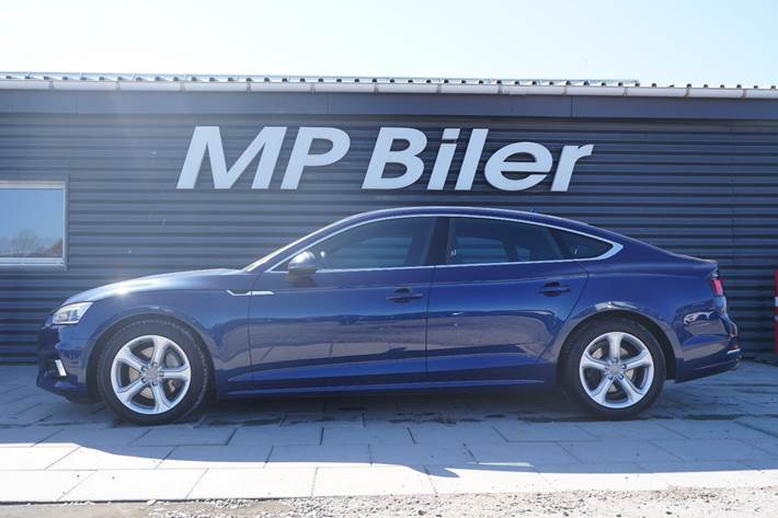 Blå Audi A5 fra 2017