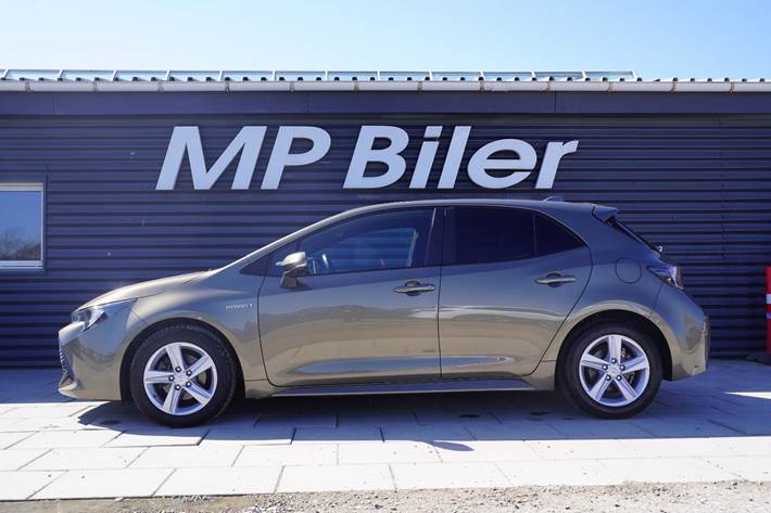 Brun Toyota Corolla fra 2021