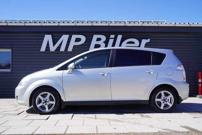 Grå Toyota Corolla Verso fra 2006