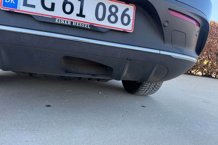 Sort Mercedes EQC400 fra 2022