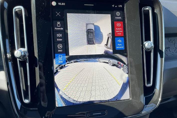 Blå Volvo EC40 fra 2025