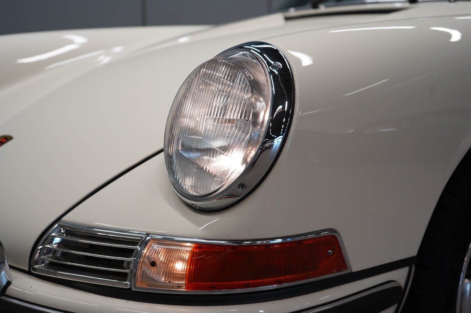 Hvid Porsche 911 S fra 1968
