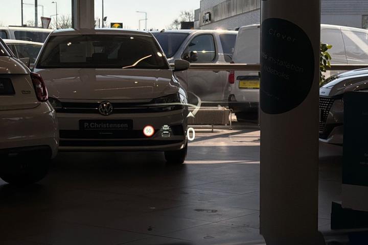 Blå Opel Astra-e fra 2023