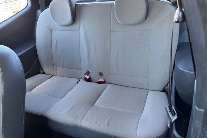 Sort Renault Twingo fra 2011