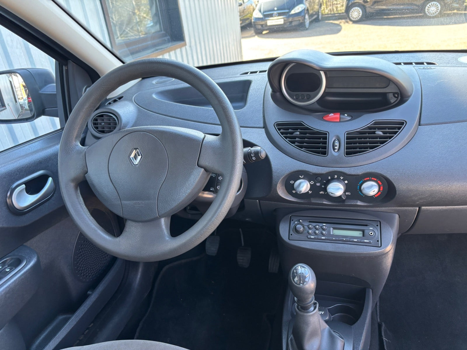 Sort Renault Twingo fra 2011