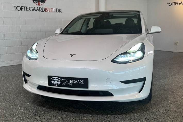 Hvid Tesla Model 3 fra 2020