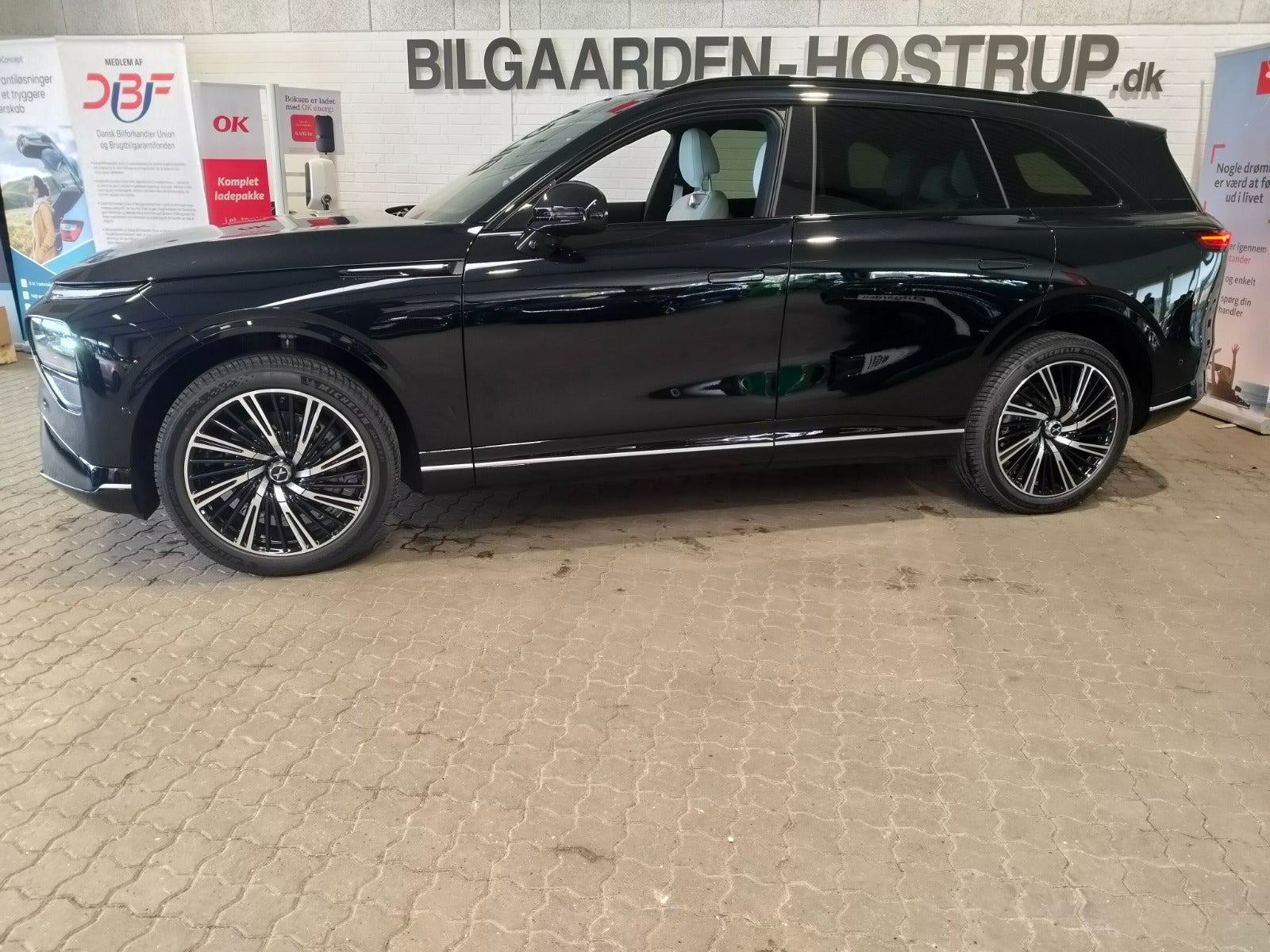 Sort Xpeng G9 fra 2026