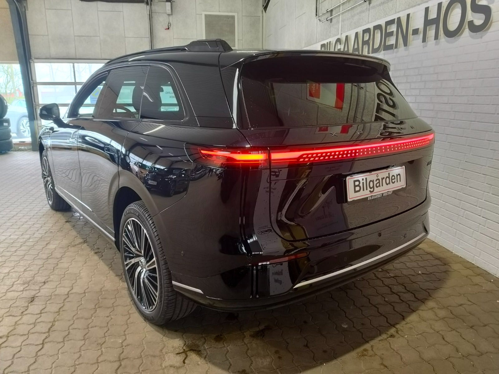 Sort Xpeng G9 fra 2026