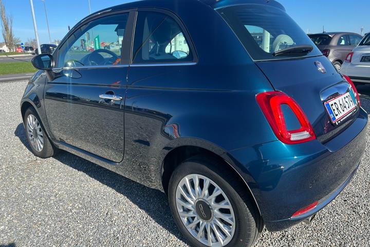 Blå Fiat 500 fra 2021