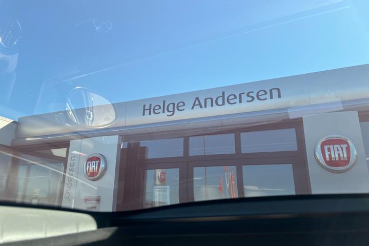 Blå Fiat 500 fra 2021