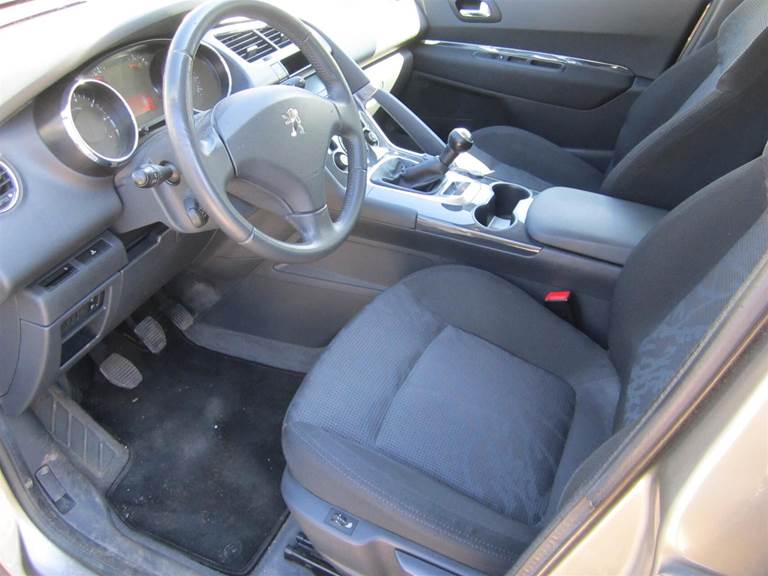 Peugeot 3008 1,6 Premium 120HK 5d