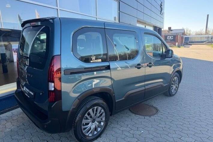 Blå Peugeot e-Rifter fra 2025