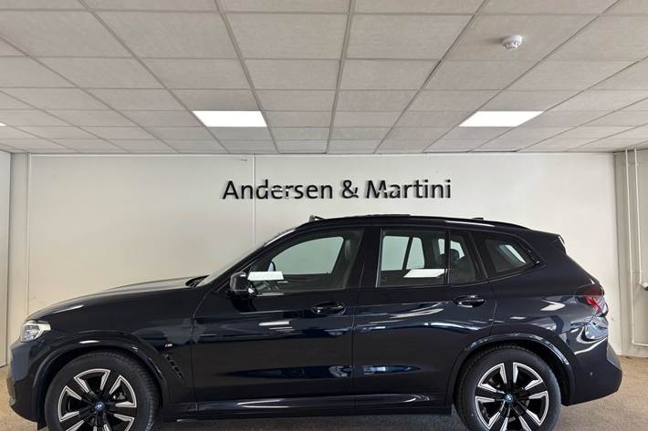 Sort BMW iX3 fra 2022