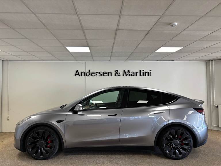 Tesla Model Y EL Performance AWD 534HK 5d Aut.