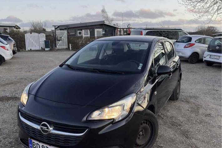 Sort Opel Corsa fra 2016